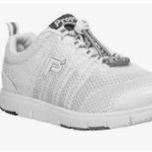 NIB Propet Travel Walker Shoes size 11
